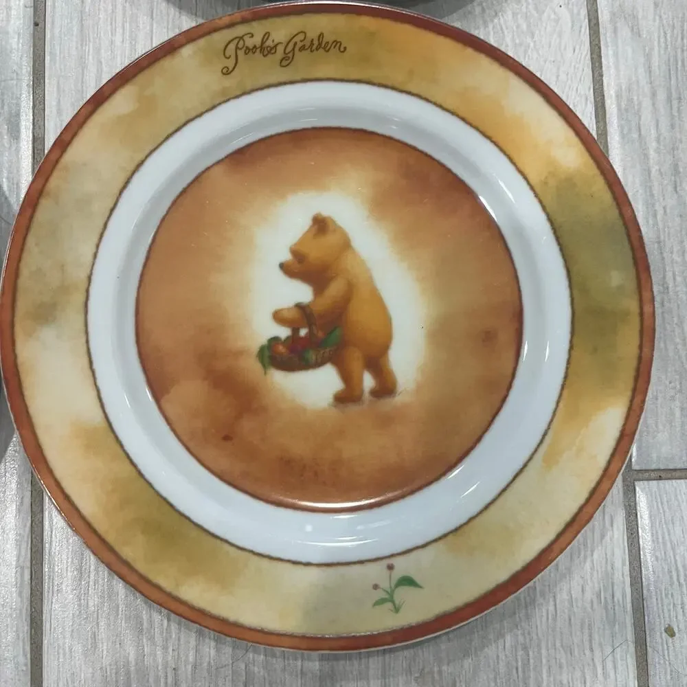 Set of 4 Disney Pooh's Garden Salad Plates 8.25